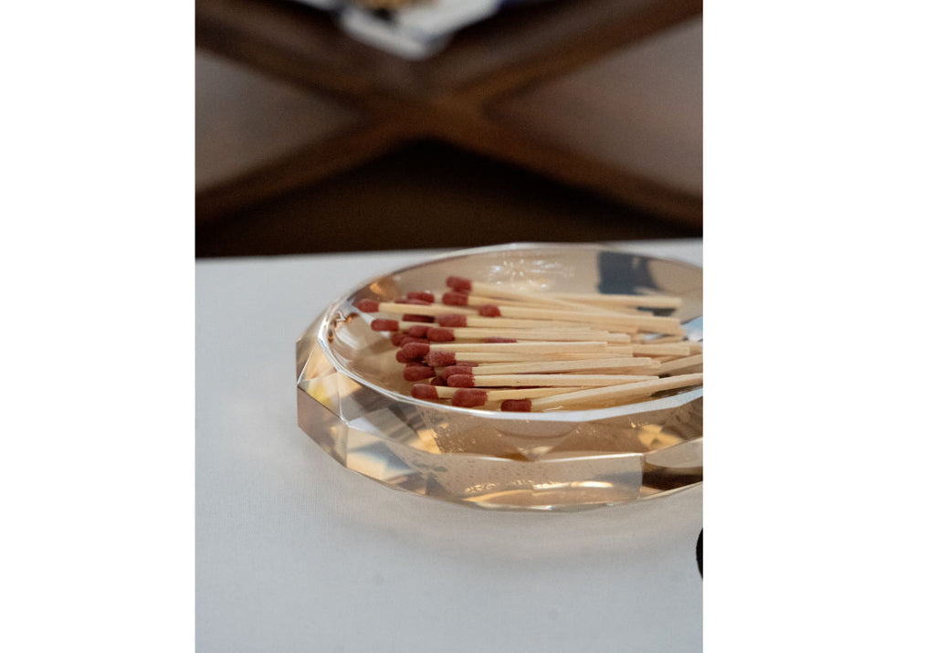 Vide-poches de luxe en cristal avec forme ambrée facettée pour coiffeuse et entrée