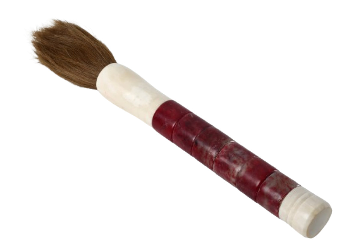 Décor de pinceau de calligraphie en marbre oriental avec forme sculptée à la main en grenat foncé pour bureau et salon de thé