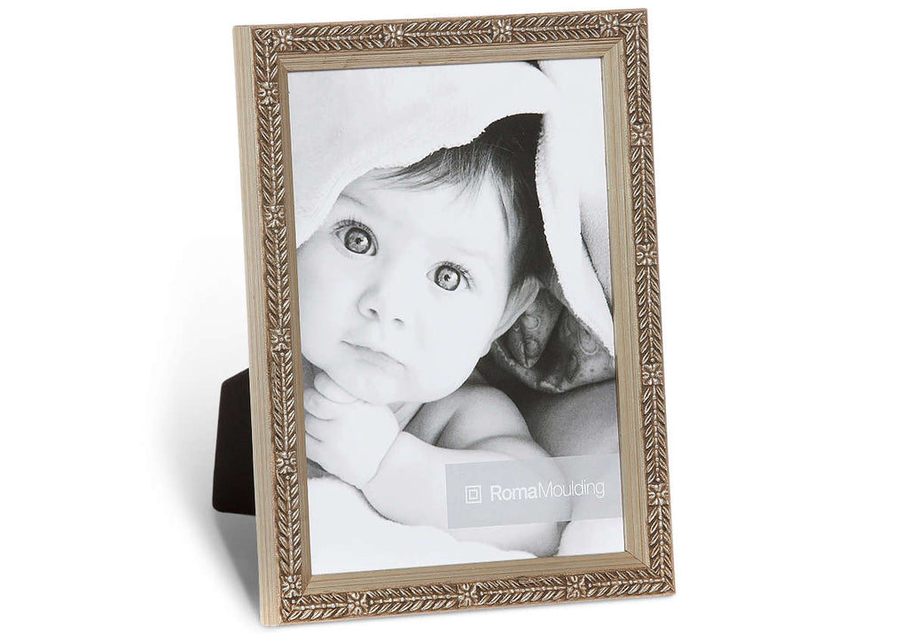 Cadre photo classique feuille d'argent avec finition artisanale en format portrait ou paysage pour bureau et chambre à coucher