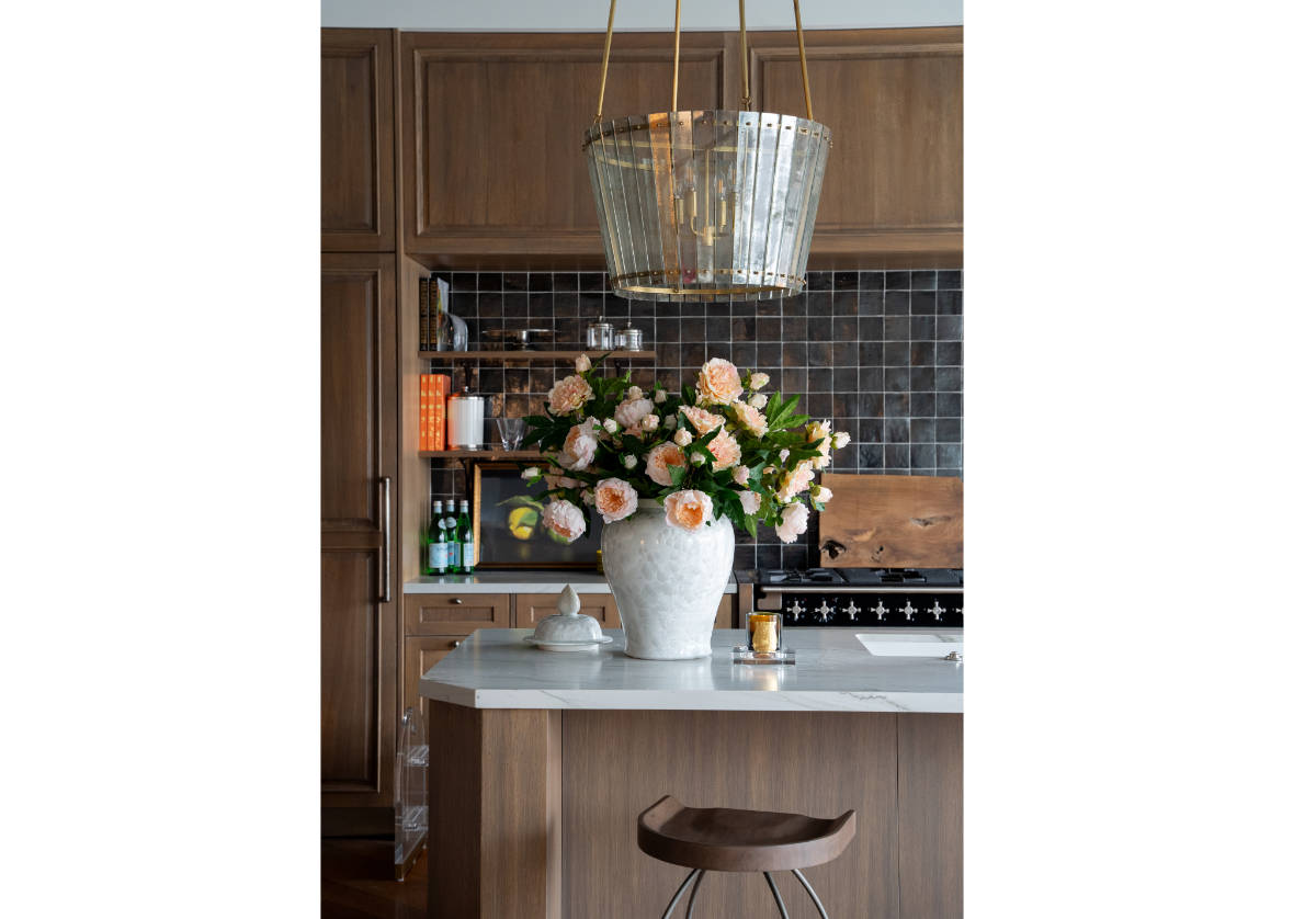 Tige de pivoine romantique en soie avec fleur épanouie blush pour le salon et la salle à manger