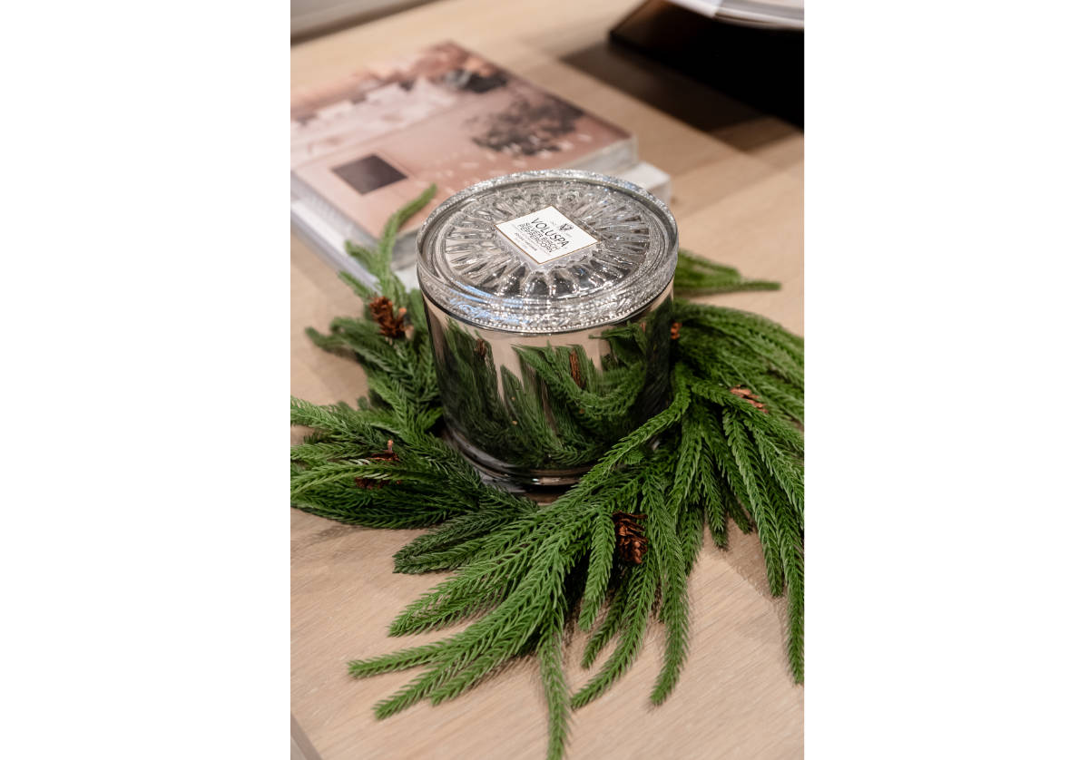 Bougie artisanale en cire de coco naturelle au parfum Poivre rose Tabac Persistant pour Salon et Bureau