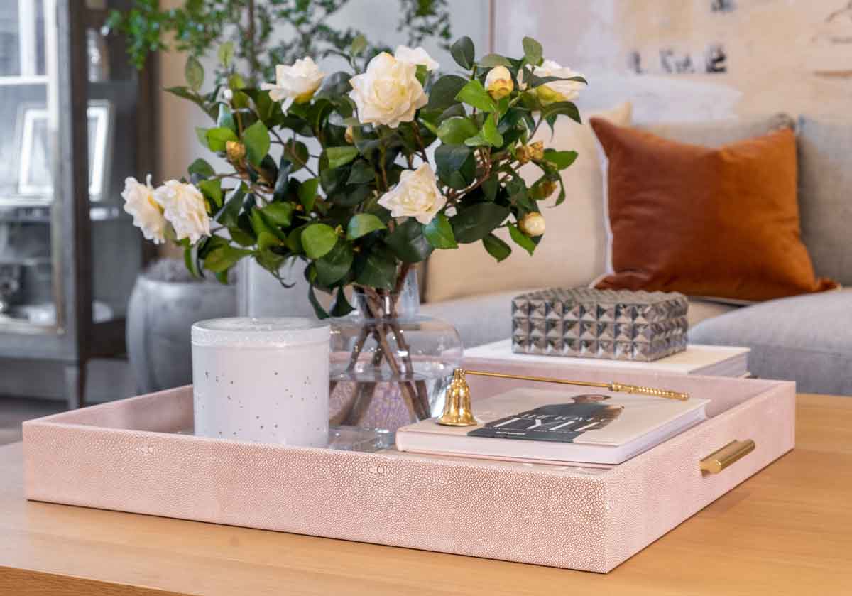 Boîte de rangement moderne en bois à double compartiment cloutée de platine pour coiffeuse et bureau