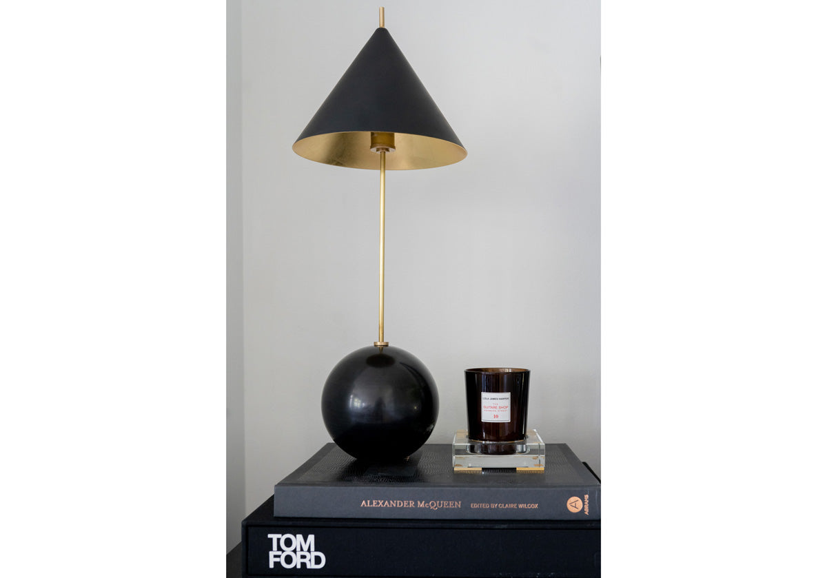 Plat Diffuseur en Cristal de Luxe avec Cristal K1 et Pieds en Laiton pour Chambre et Salon
